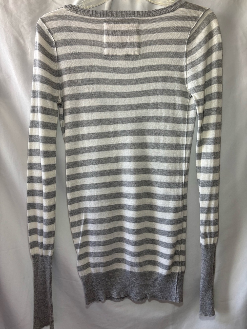 Vintage Abercrombie & Fitch Women's V-Neck Sweater -  White and Gray Stripes, S - Picture 3 of 3